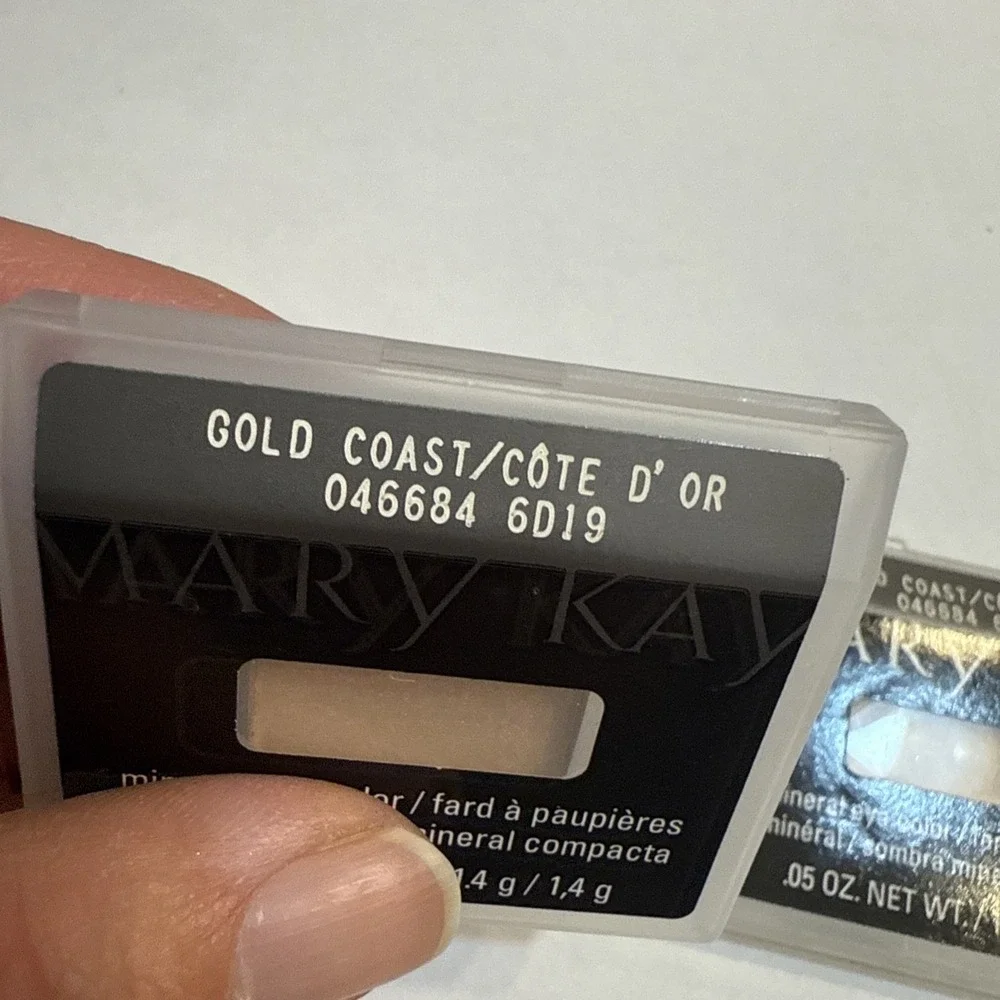 Mary Kay‎ Mineral Eye Color Gold Coast 046684 .05 oz New Discontinued